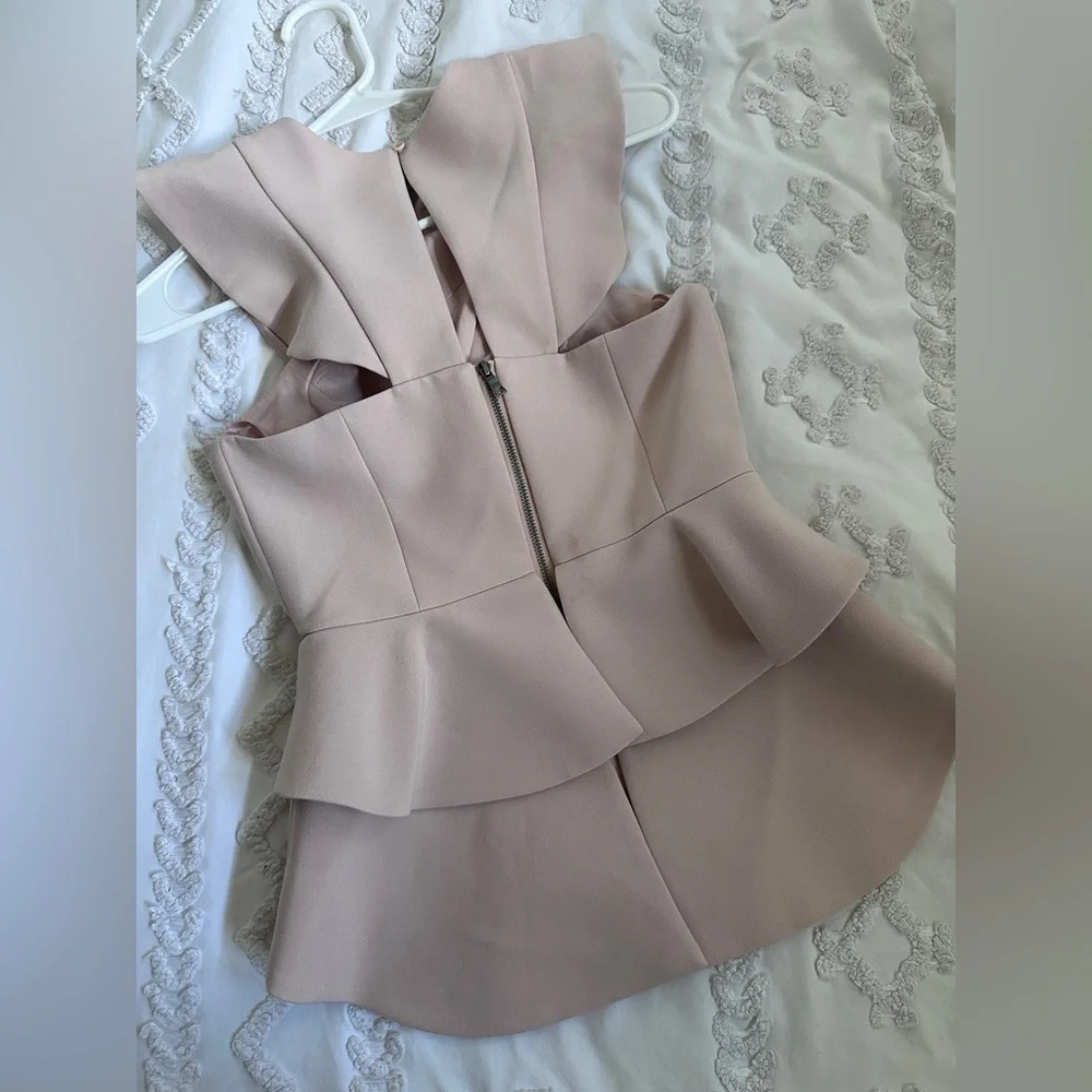 BCBGMaxAzria Cream Ruffled Sleeveless Top - Picture 5 of 6